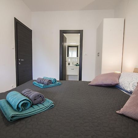 Family Apartments Brach Bol Zewnętrze zdjęcie