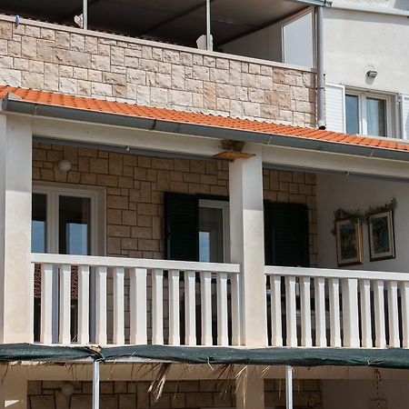 Family Apartments Brach Bol Zewnętrze zdjęcie
