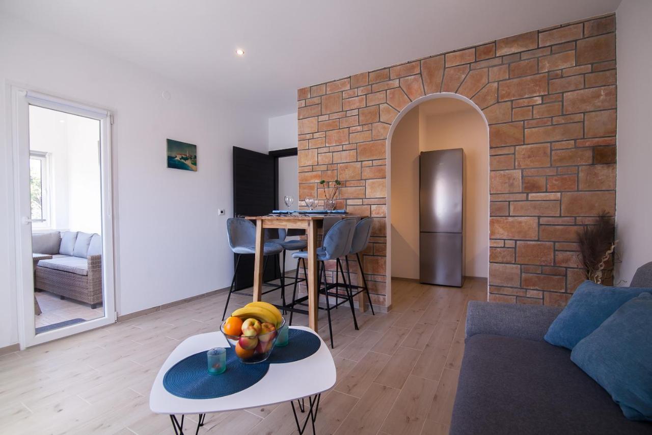 Family Apartments Brach Bol Zewnętrze zdjęcie