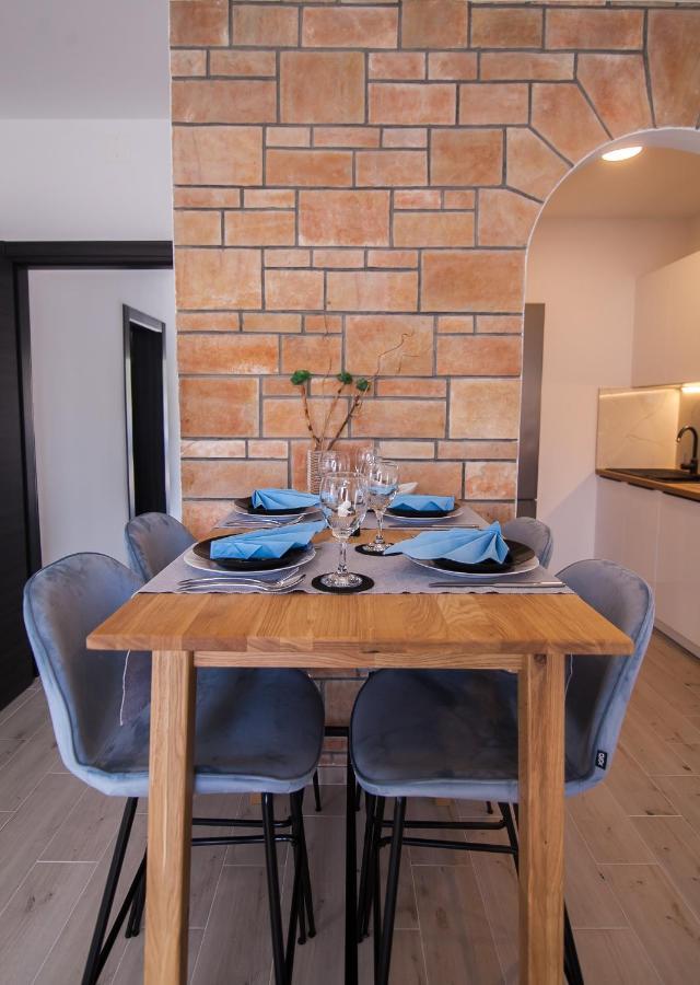 Family Apartments Brach Bol Zewnętrze zdjęcie