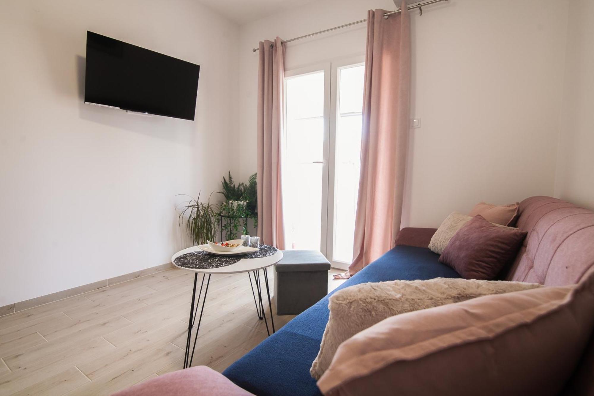 Family Apartments Brach Bol Zewnętrze zdjęcie